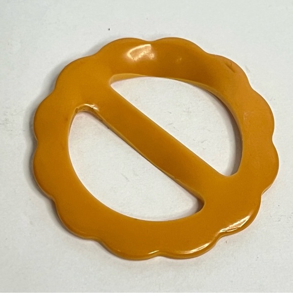 vtg bakelite yellow round flower brown square simichrome tested 1.5 and 1.75 in - Picture 5 of 6